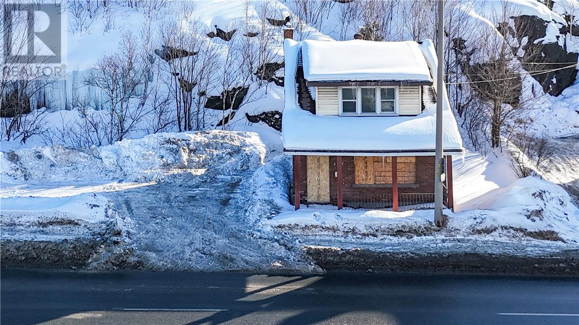 403 Lloyd Street, Sudbury, Ontario  P3B 1P4 - Photo 2 - 2126564
