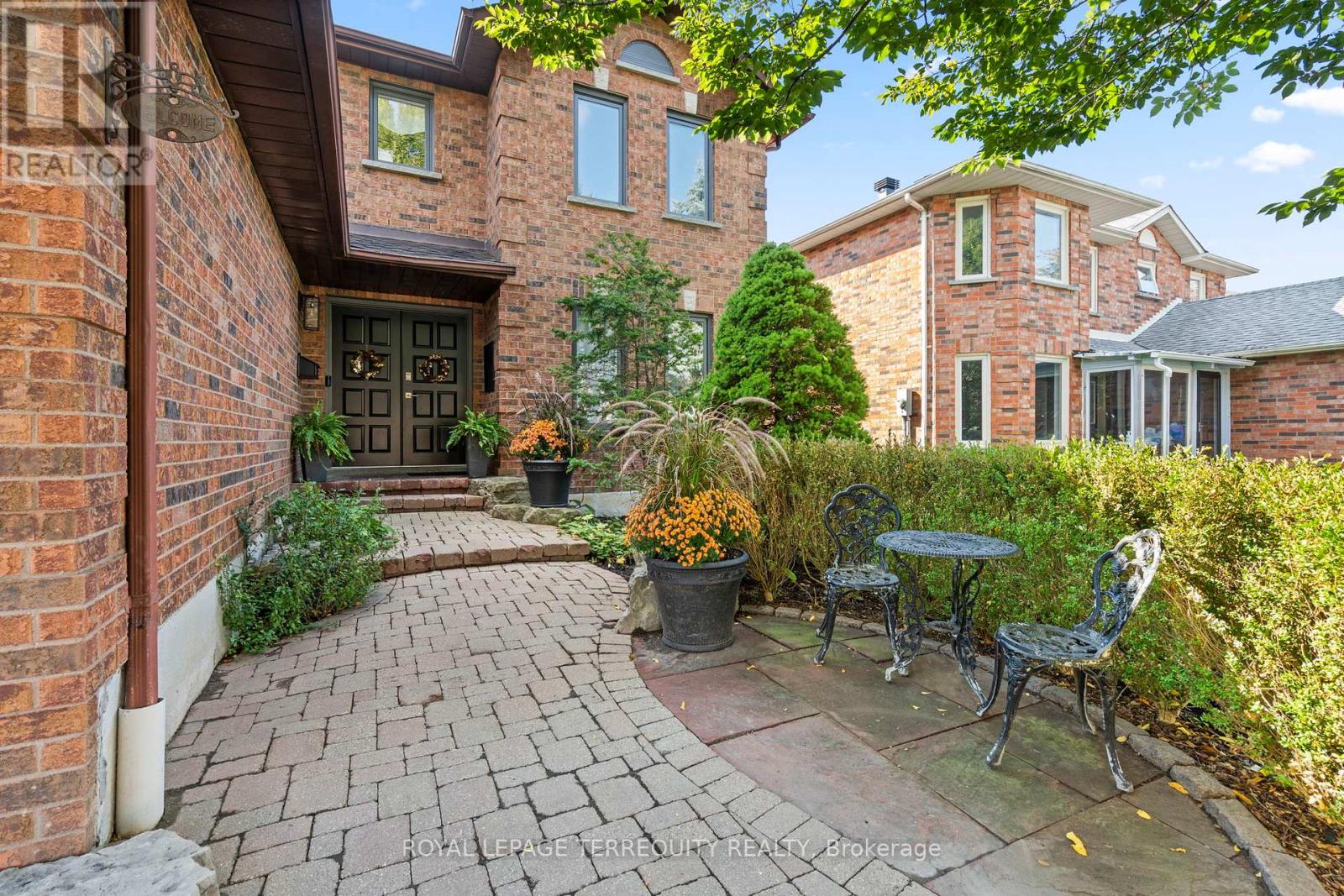 94 Intrepid Drive, Whitby, Ontario  L1N 8S1 - Photo 3 - E12819050