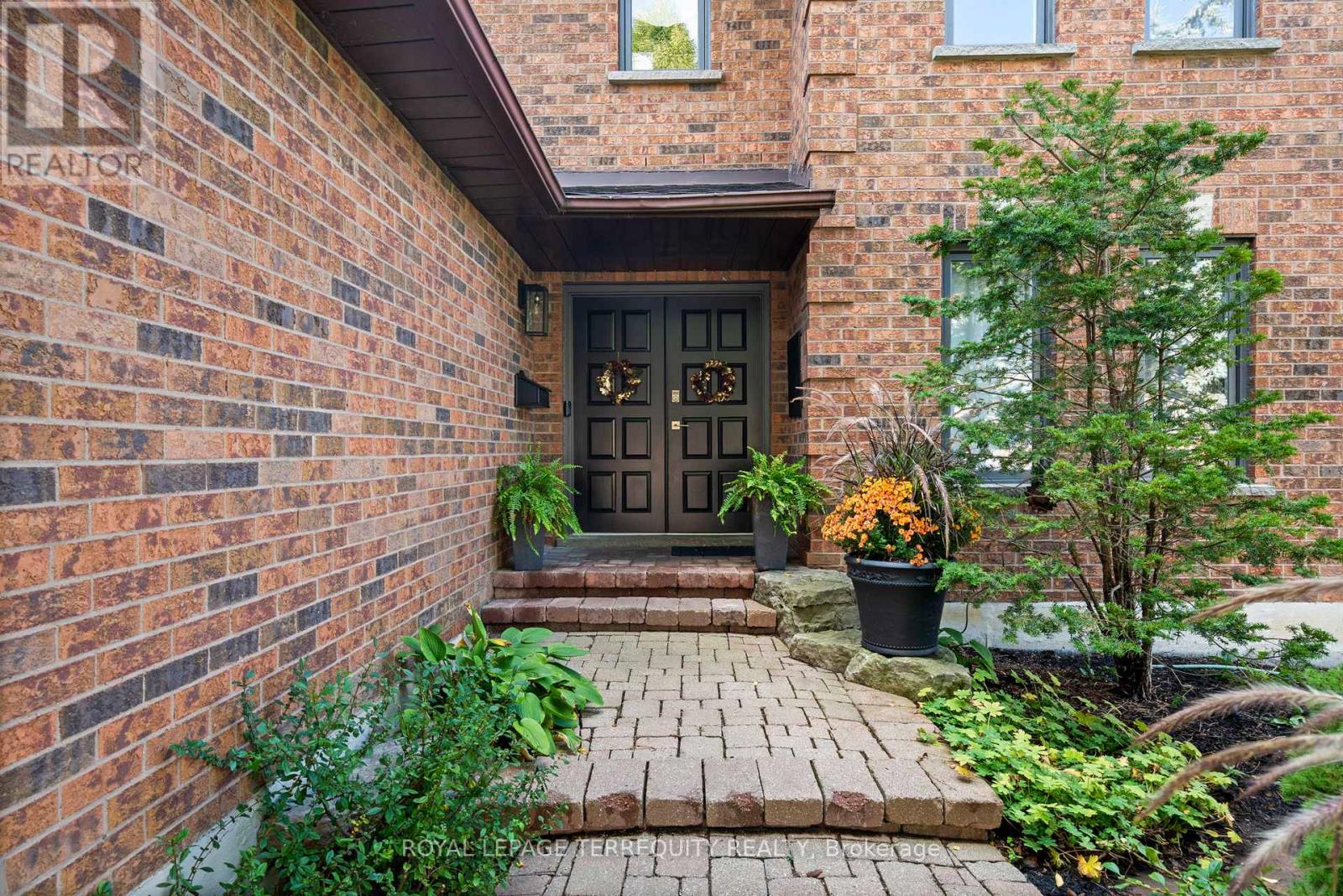 94 Intrepid Drive, Whitby, Ontario  L1N 8S1 - Photo 4 - E12819050