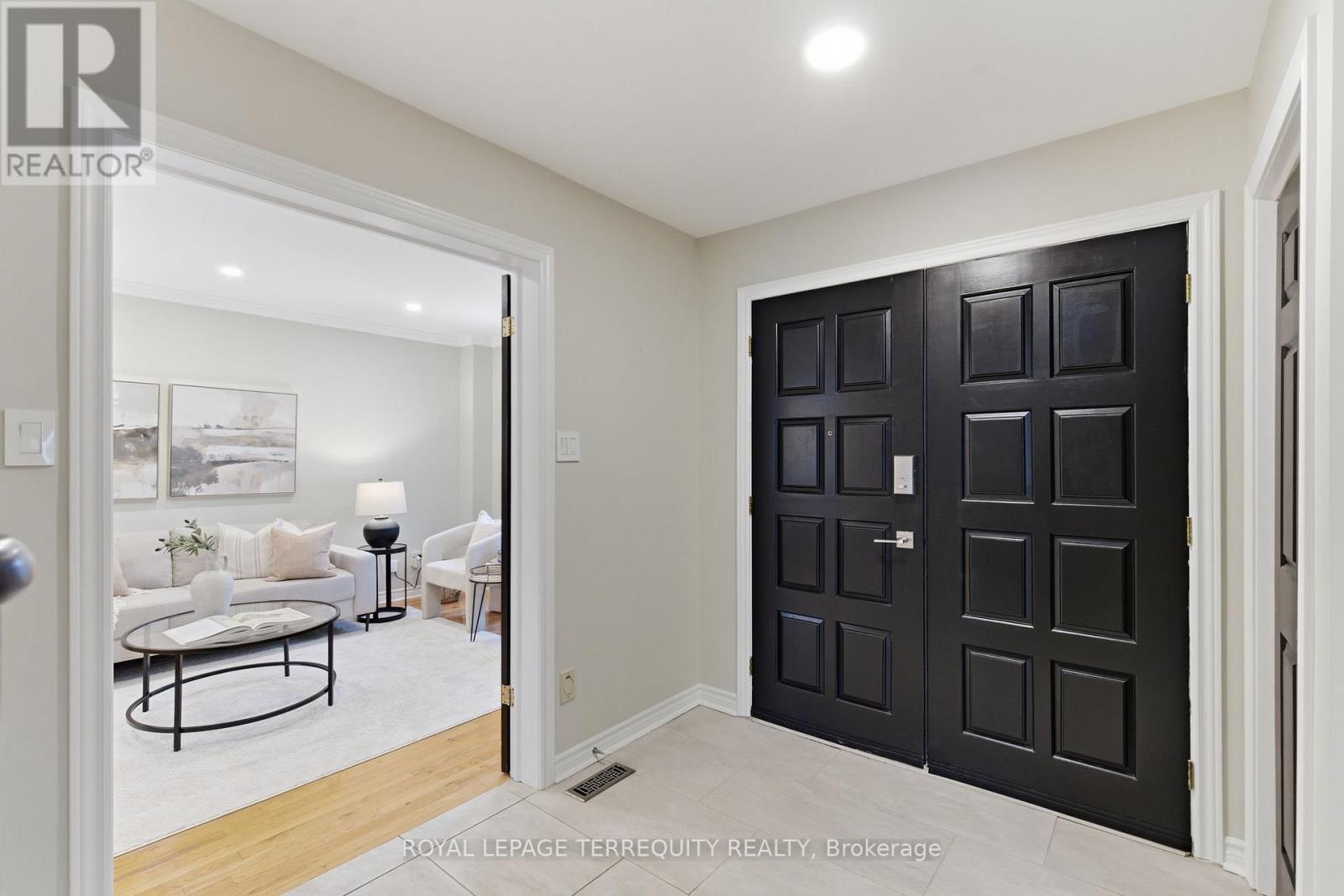 94 Intrepid Drive, Whitby, Ontario  L1N 8S1 - Photo 5 - E12819050