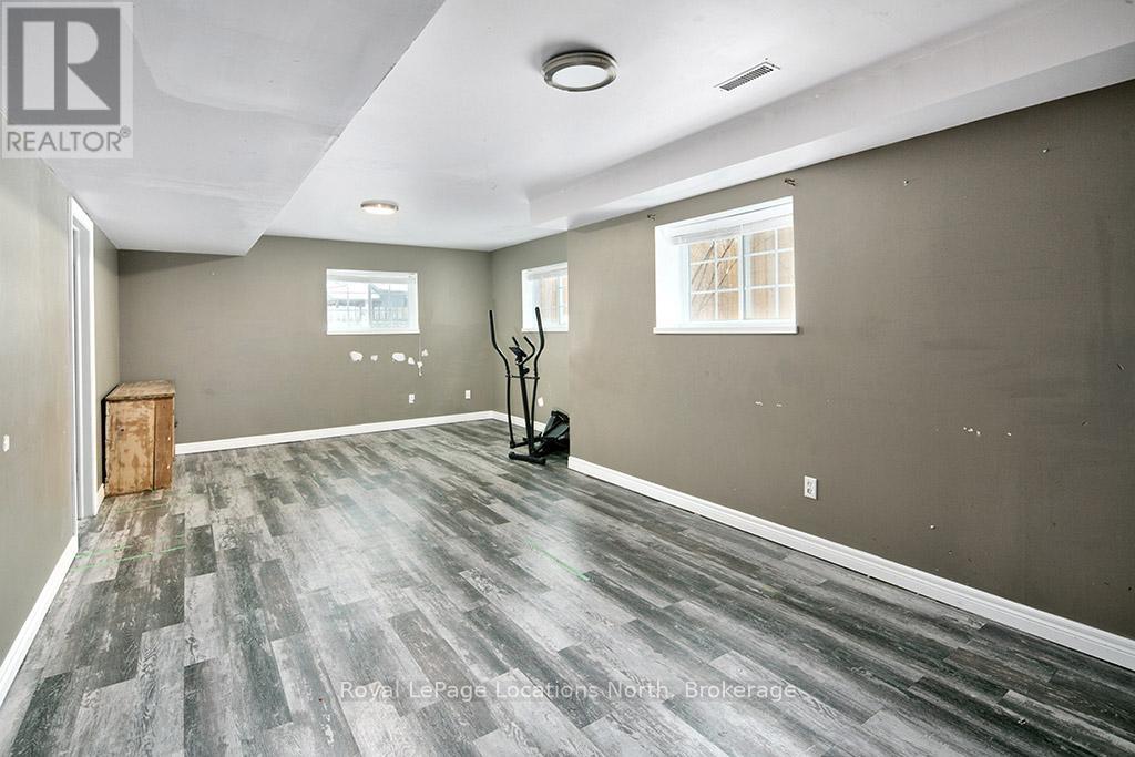 3 Shirley Court, Blue Mountains, Ontario  N0H 2P0 - Photo 34 - X12815700