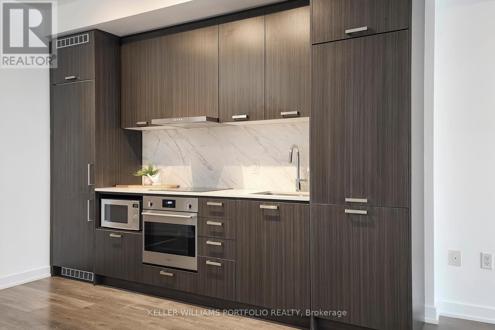 920 - 38 Honeycrisp Crescent, Vaughan, Ontario  L4K 0M8 - Photo 13 - N12819070