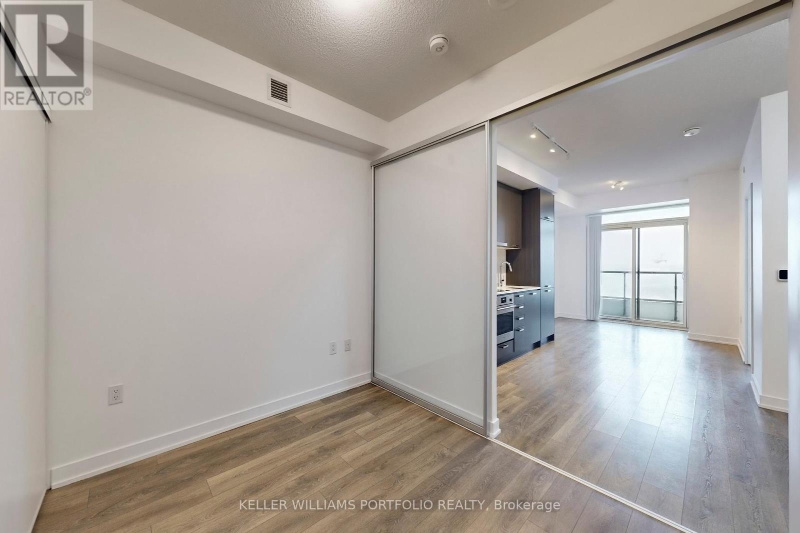 920 - 38 Honeycrisp Crescent, Vaughan, Ontario  L4K 0M8 - Photo 19 - N12819070