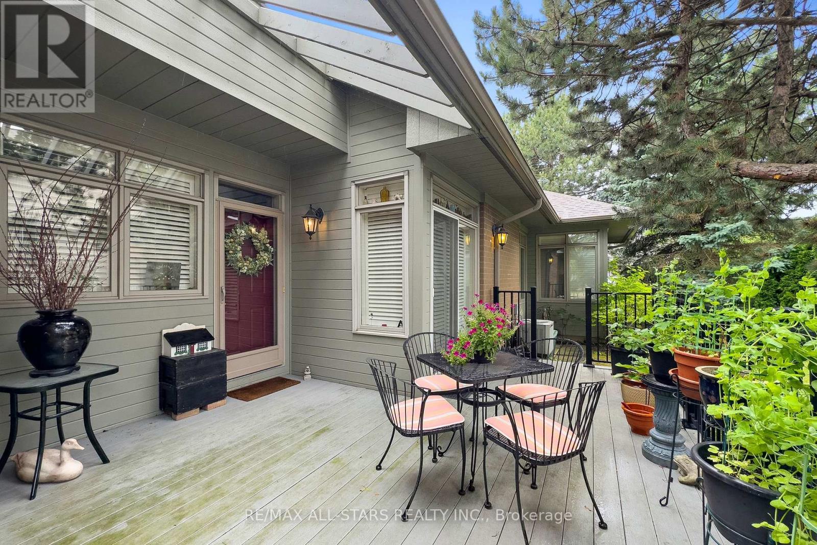 18 Pinehurst Club Way, Markham, Ontario  L6E 1B5 - Photo 2 - N12819108