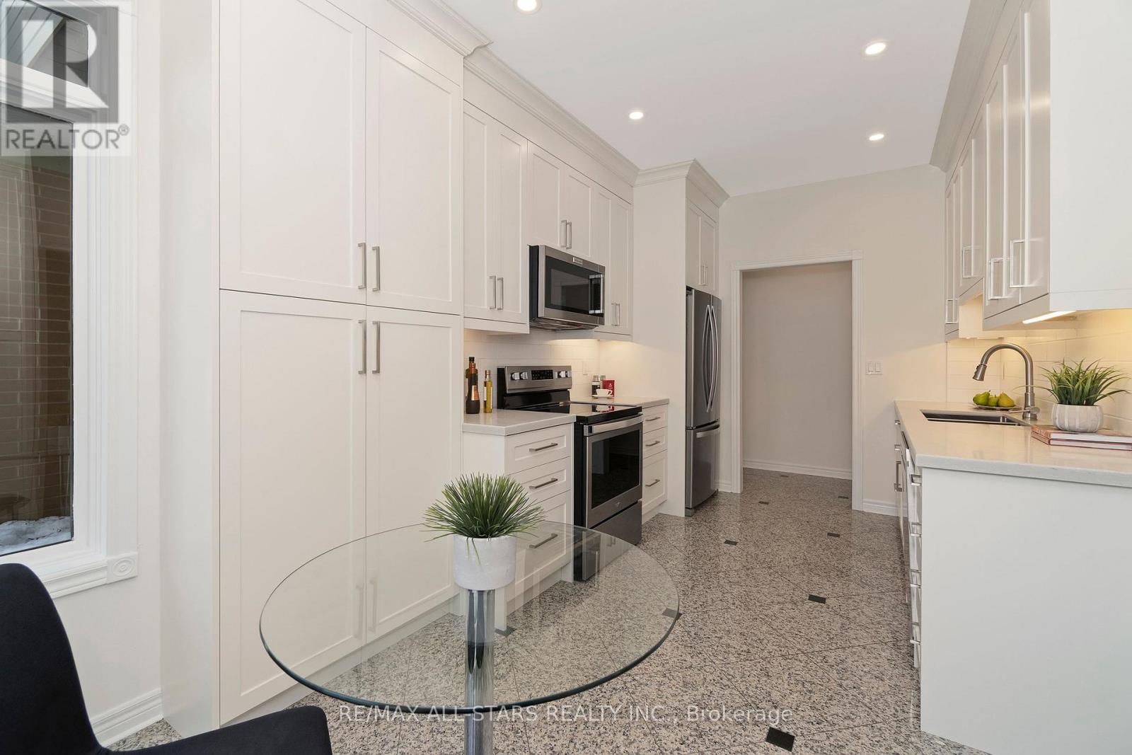 18 Pinehurst Club Way, Markham, Ontario  L6E 1B5 - Photo 23 - N12819108