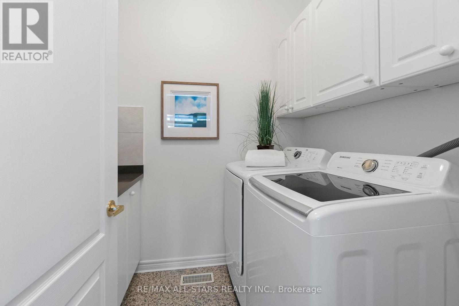 18 Pinehurst Club Way, Markham, Ontario  L6E 1B5 - Photo 30 - N12819108