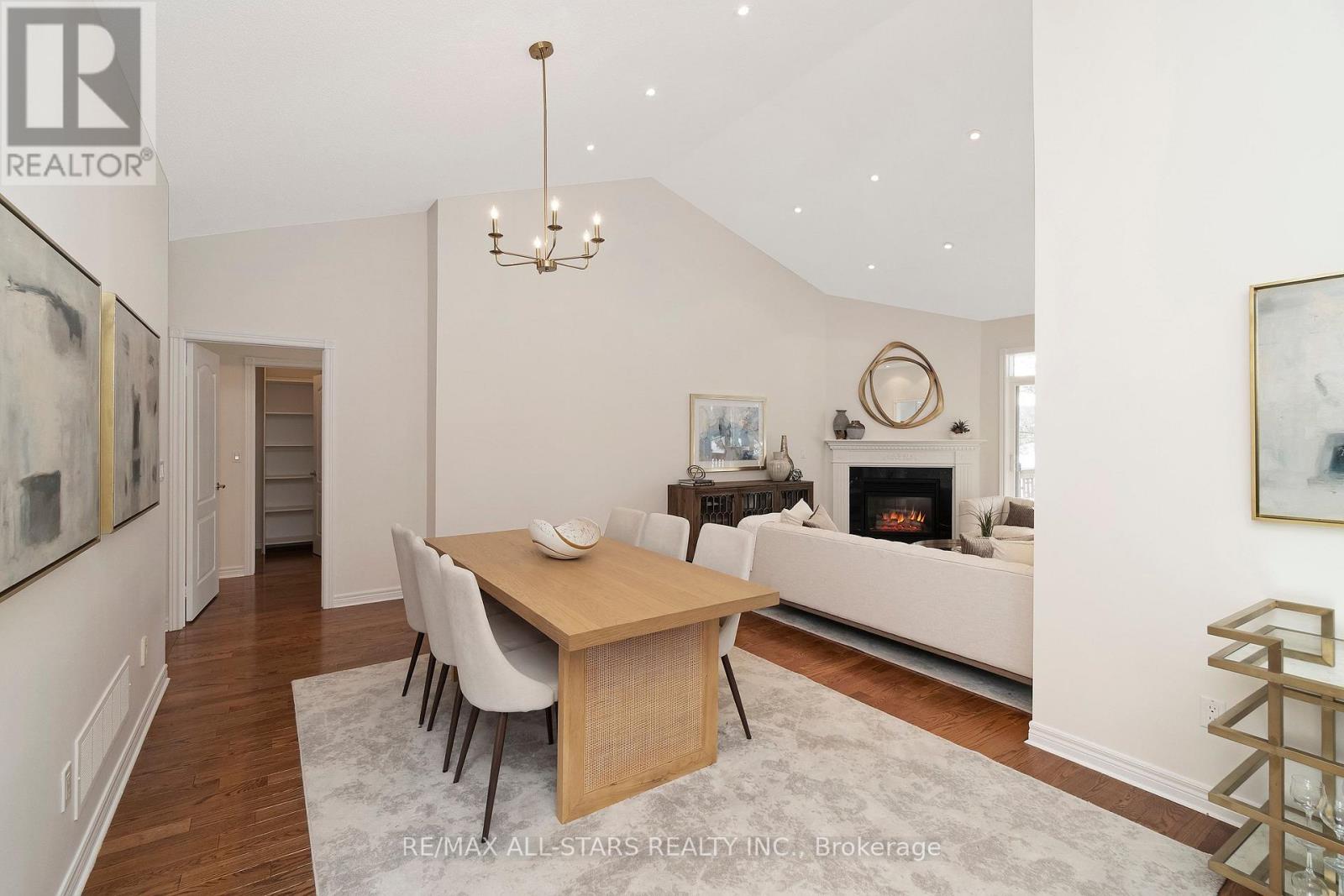 18 Pinehurst Club Way, Markham, Ontario  L6E 1B5 - Photo 4 - N12819108