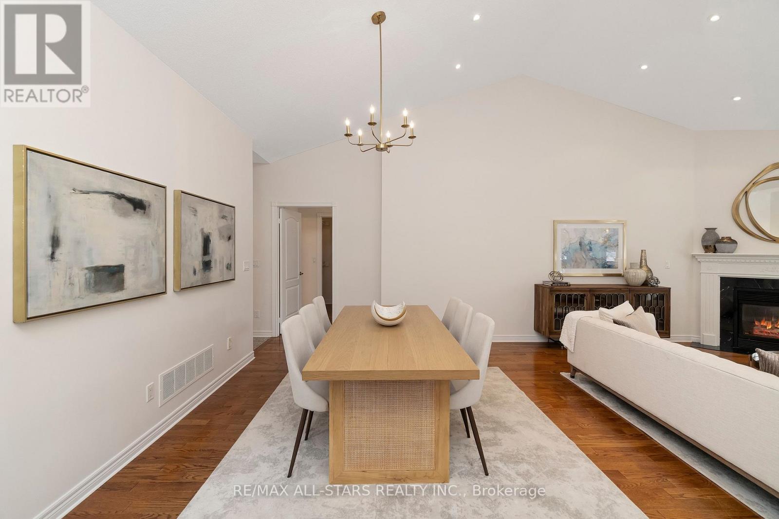 18 Pinehurst Club Way, Markham, Ontario  L6E 1B5 - Photo 5 - N12819108