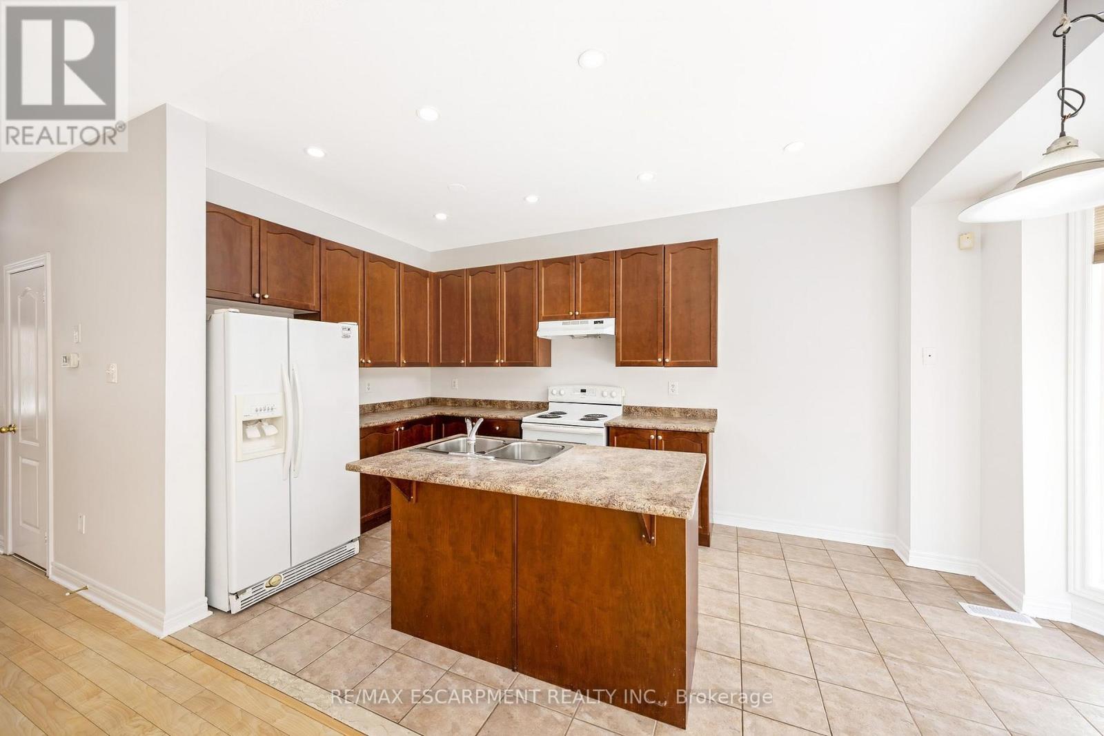 5554 Waterwind Crescent, Mississauga (Churchill Meadows), Ontario  L5M 0G4 - Photo 15 - W12818978