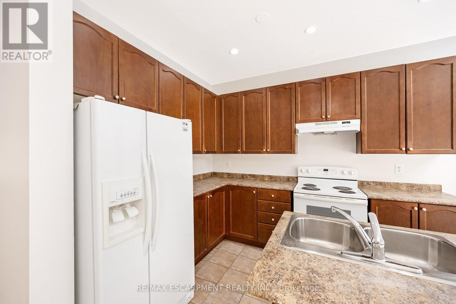 5554 Waterwind Crescent, Mississauga (Churchill Meadows), Ontario  L5M 0G4 - Photo 16 - W12818978