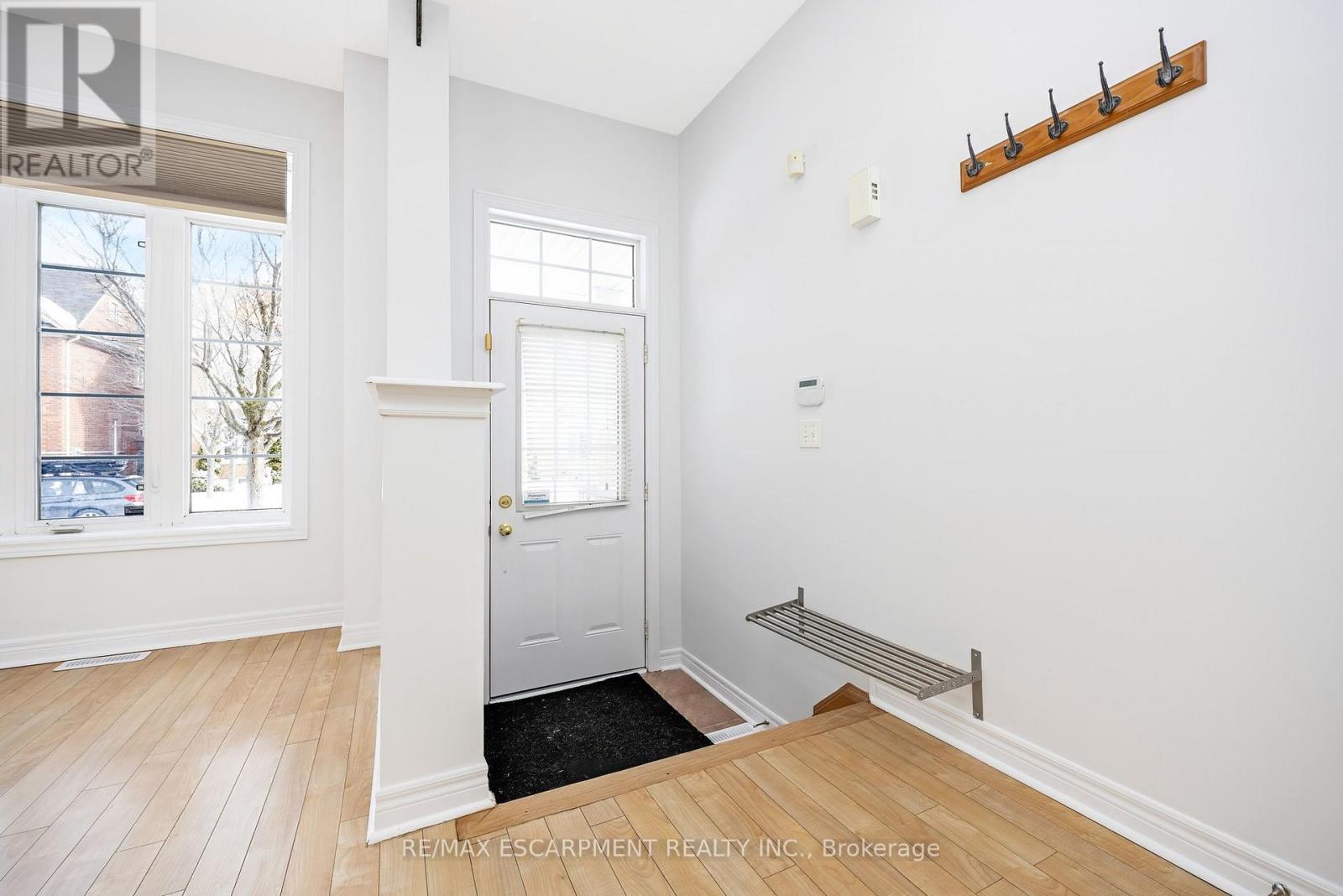 5554 Waterwind Crescent, Mississauga (Churchill Meadows), Ontario  L5M 0G4 - Photo 6 - W12818978