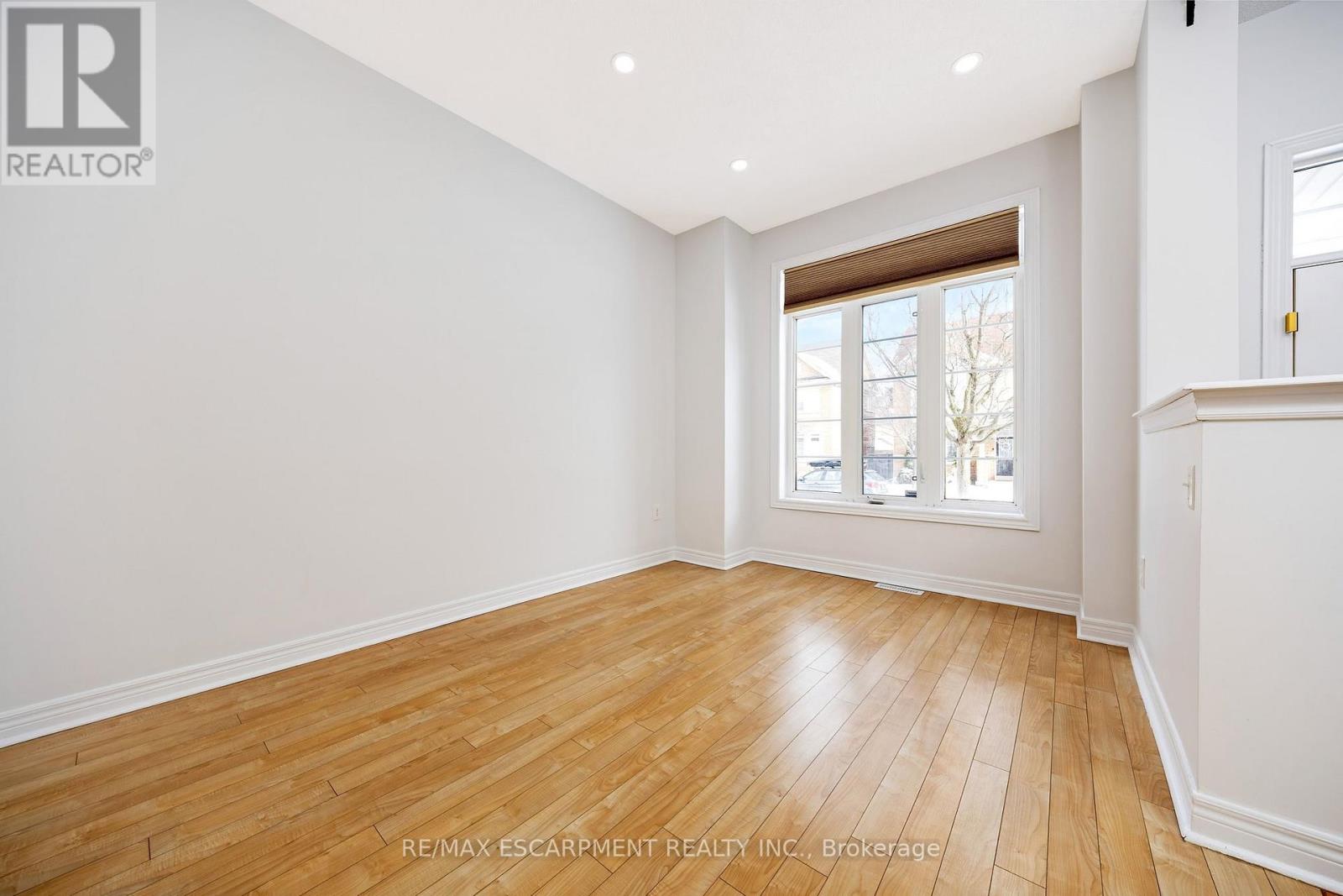 5554 Waterwind Crescent, Mississauga (Churchill Meadows), Ontario  L5M 0G4 - Photo 7 - W12818978