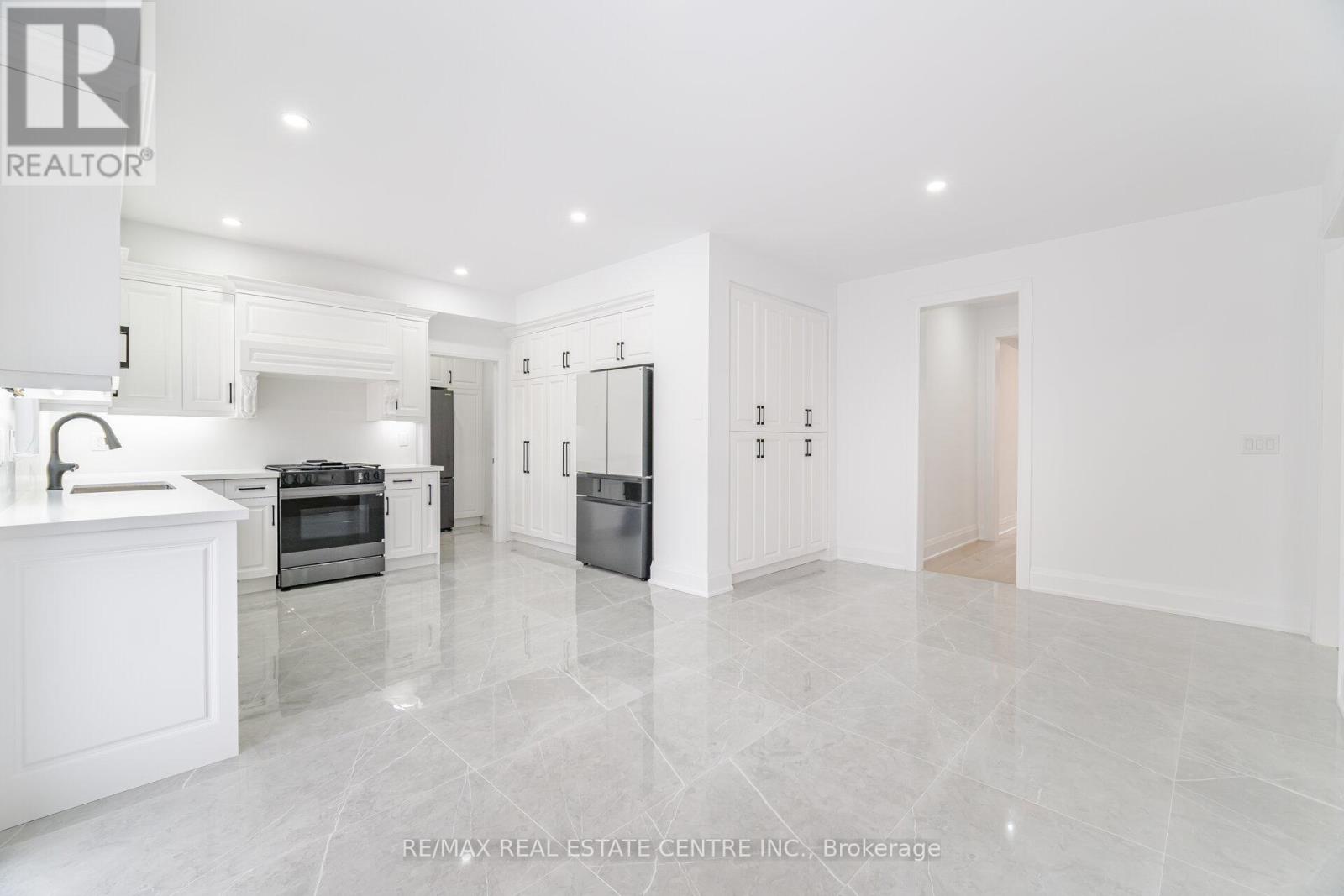 17 Wonder Way, Brampton, Ontario  L6P 1G1 - Photo 11 - W12819006