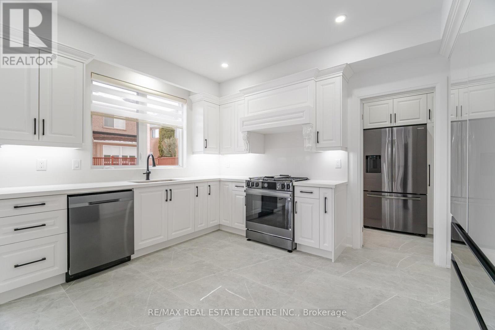 17 Wonder Way, Brampton, Ontario  L6P 1G1 - Photo 15 - W12819006