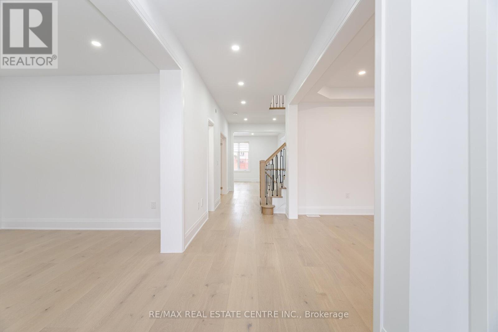 17 Wonder Way, Brampton, Ontario  L6P 1G1 - Photo 3 - W12819006