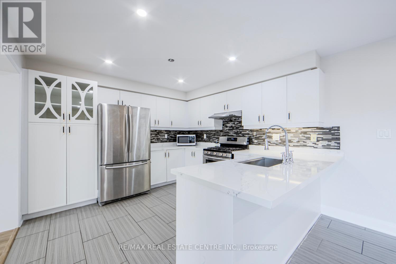 299 Dymott Avenue, Milton, Ontario  L9T 0Z5 - Photo 19 - W12819066