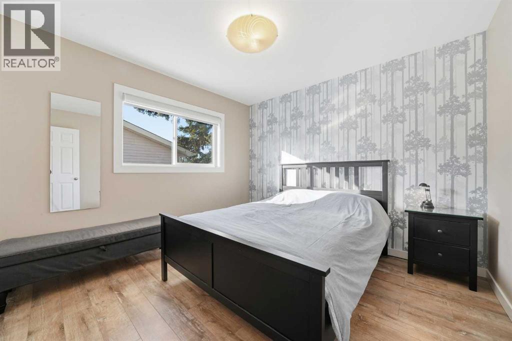 132 Shawcliffe Circle Sw, Calgary, Alberta  T2Y 1H2 - Photo 13 - A2288254