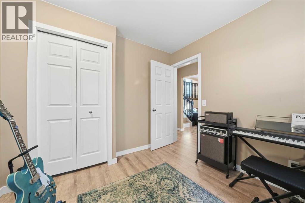 132 Shawcliffe Circle Sw, Calgary, Alberta  T2Y 1H2 - Photo 22 - A2288254