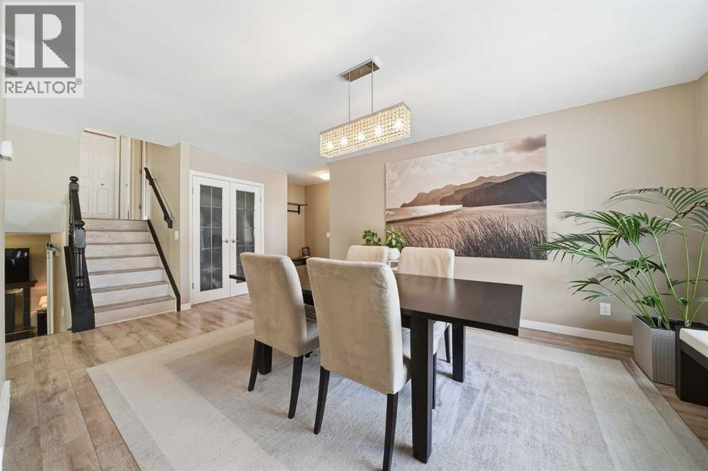 132 Shawcliffe Circle Sw, Calgary, Alberta  T2Y 1H2 - Photo 10 - A2288254