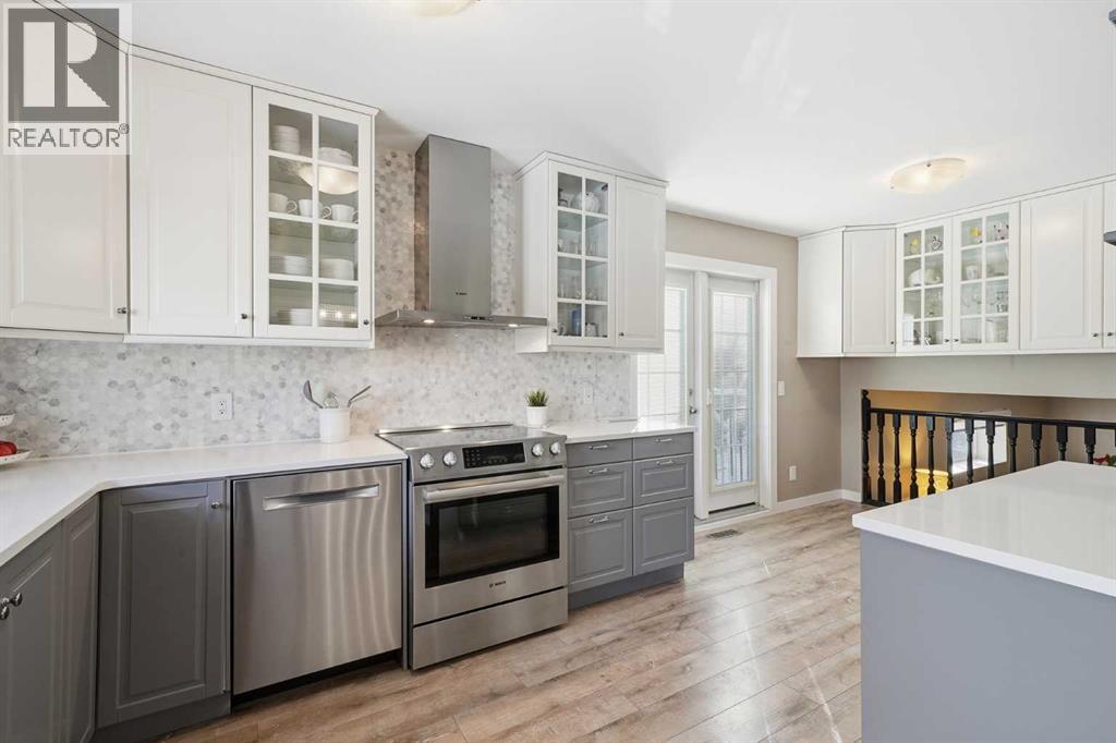 132 Shawcliffe Circle Sw, Calgary, Alberta  T2Y 1H2 - Photo 8 - A2288254