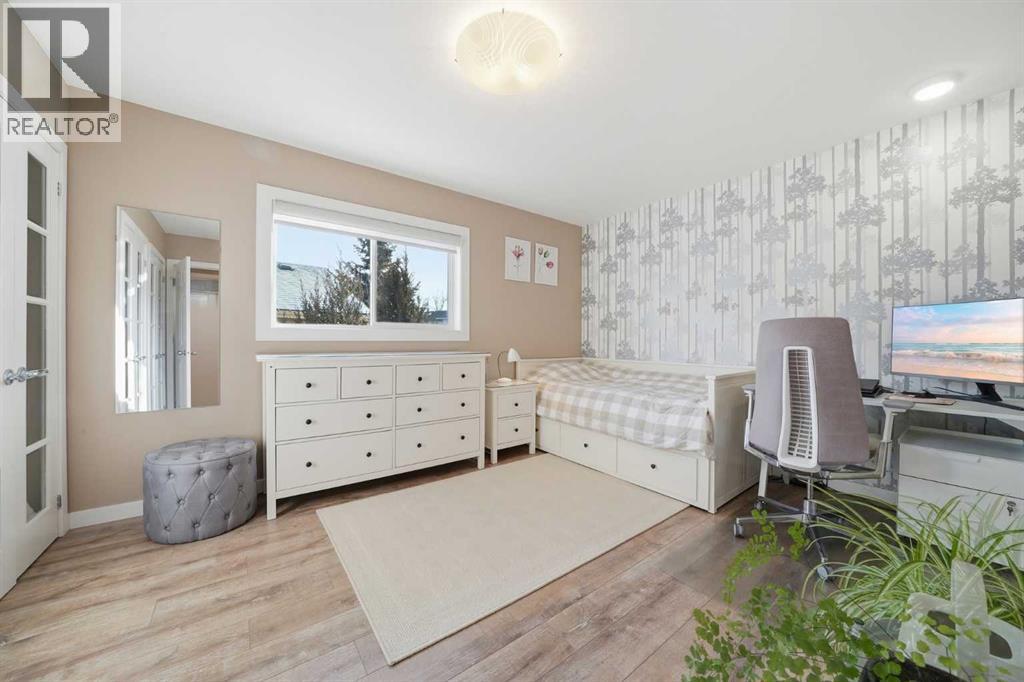 132 Shawcliffe Circle Sw, Calgary, Alberta  T2Y 1H2 - Photo 16 - A2288254