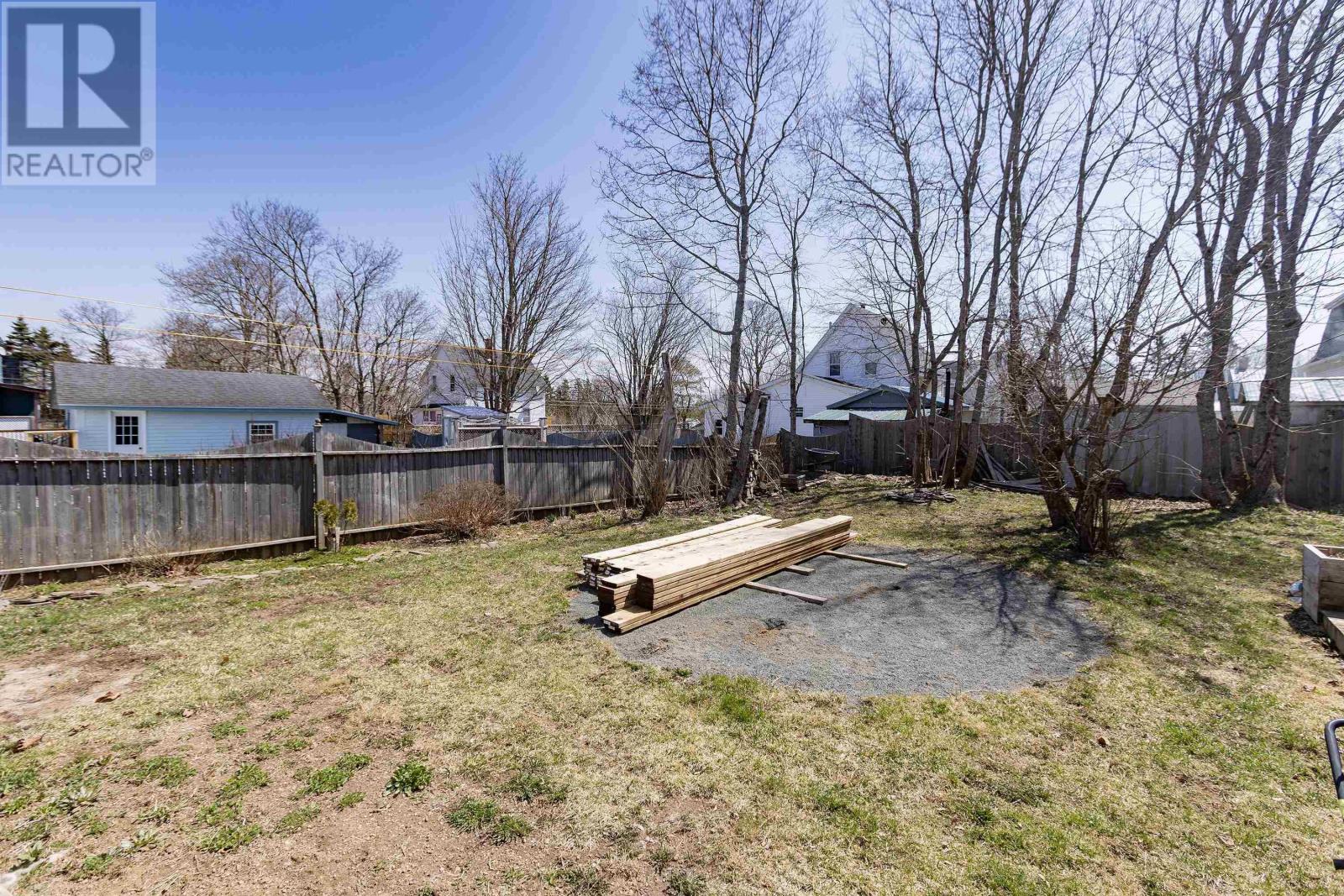 100 Queen Street, Parrsboro, Nova Scotia  B0M 1S0 - Photo 3 - 202603301