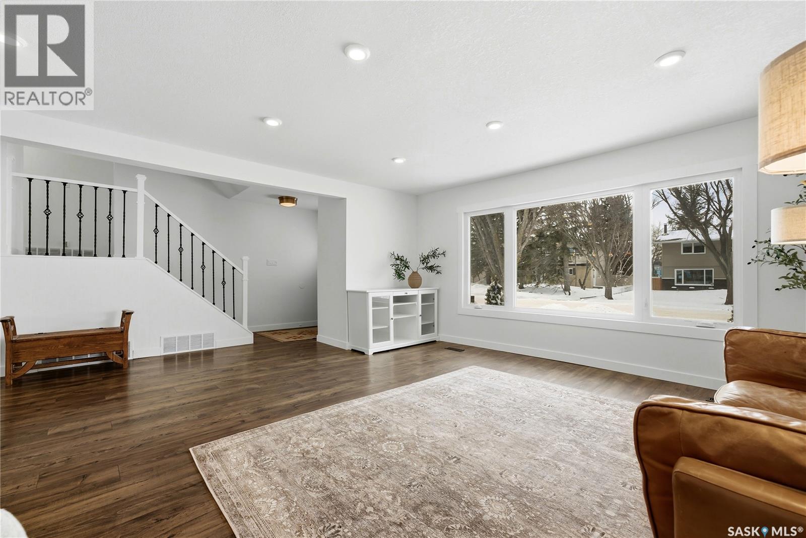 44 Hudson Drive, Regina, Saskatchewan  S4S 2W4 - Photo 4 - SK029150