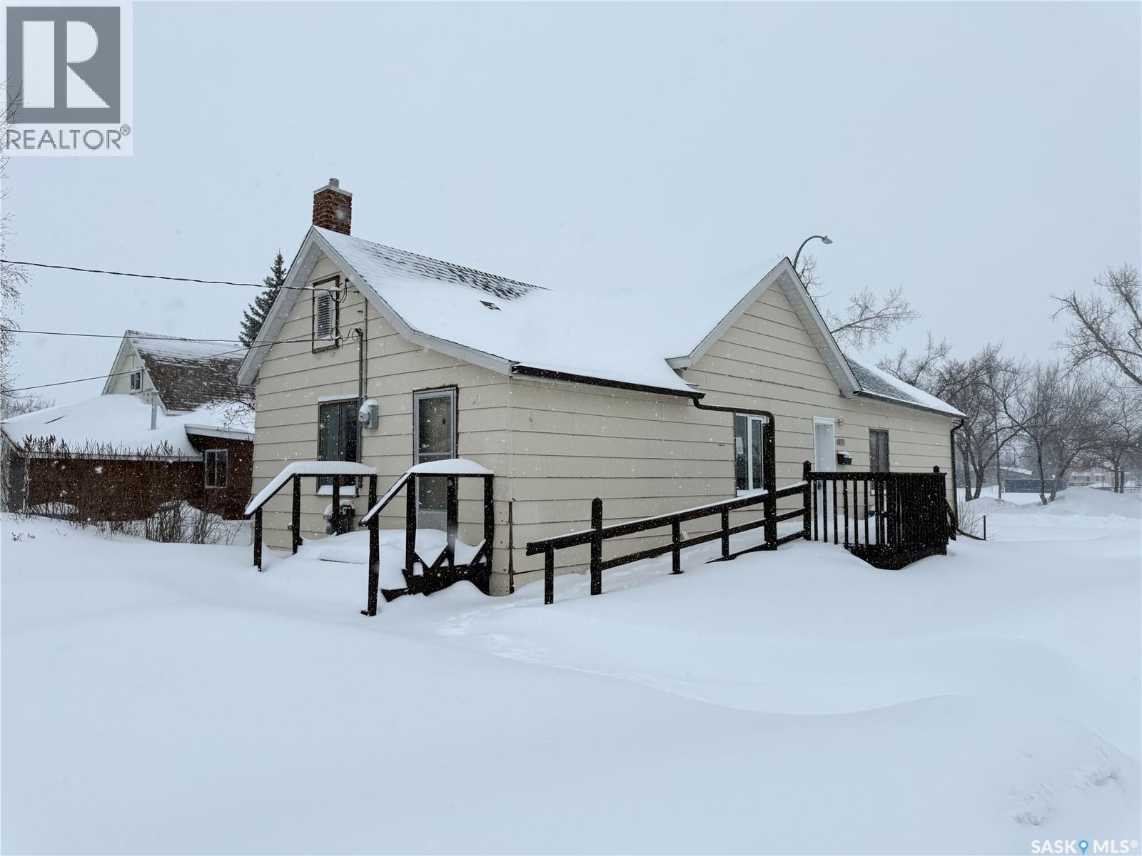 403 3rd AVENUE W, melville, Saskatchewan