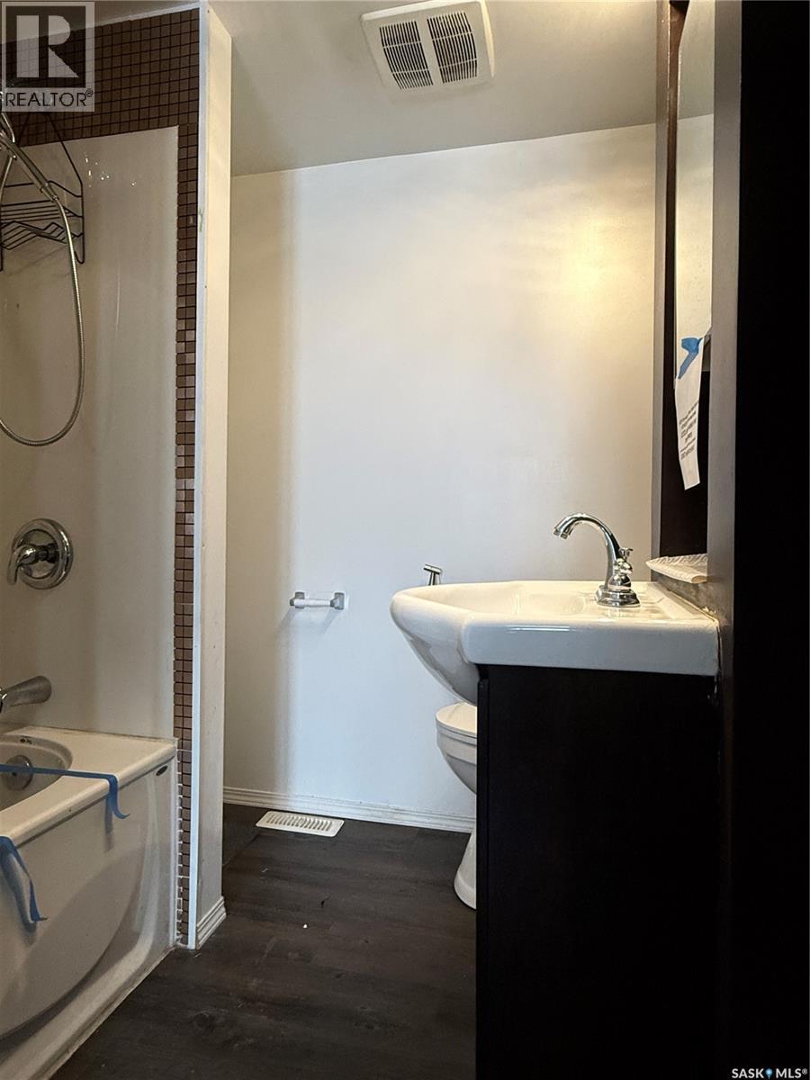 403 3rd Avenue W, Melville, Saskatchewan  S0A 2P0 - Photo 6 - SK029052