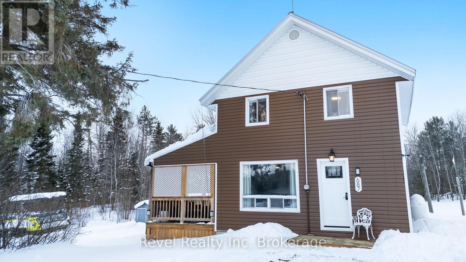 687 OAKWOOD ROAD, Powassan, Ontario