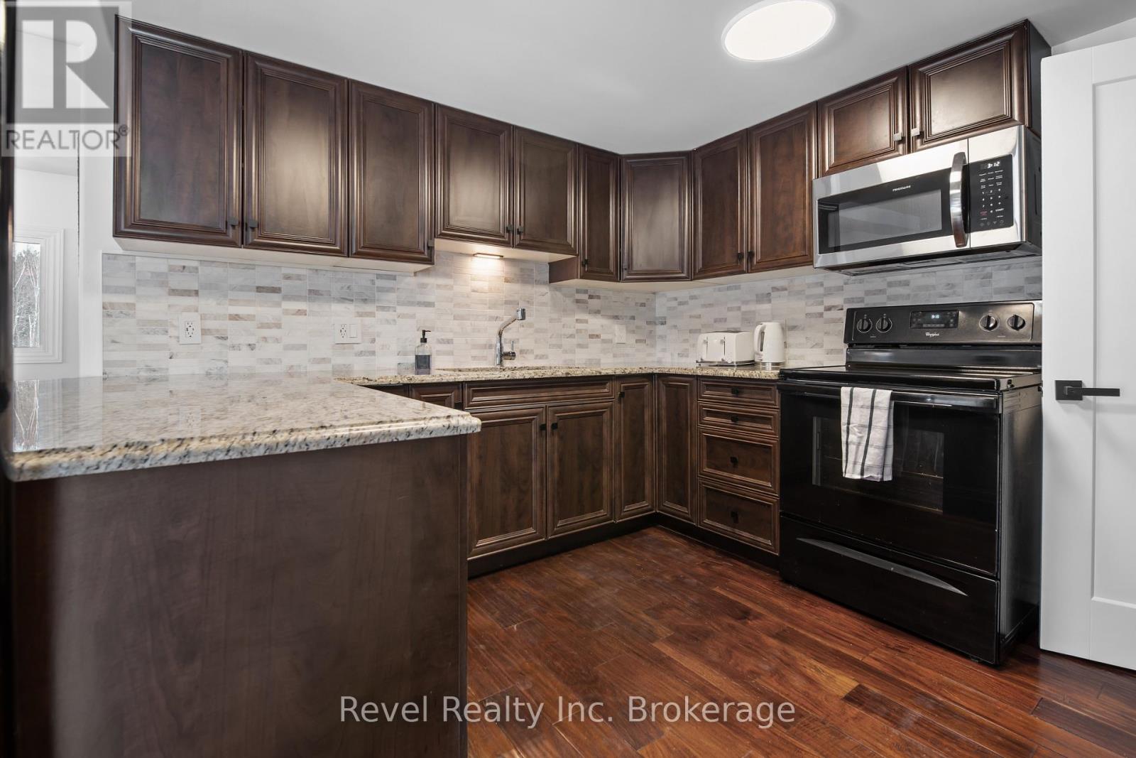 687 Oakwood Road, Powassan, Ontario  P0H 1Z0 - Photo 11 - X12819278