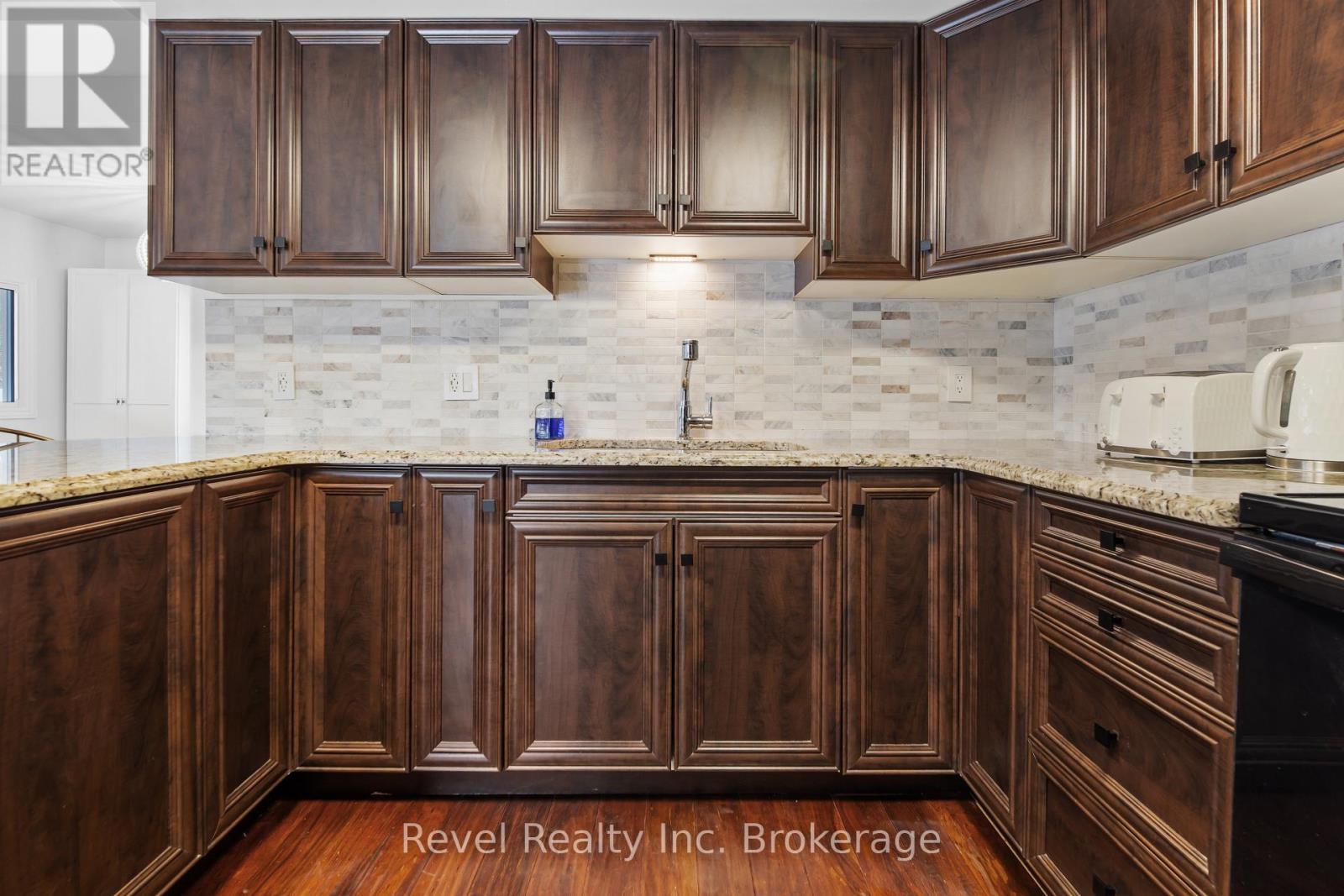 687 Oakwood Road, Powassan, Ontario  P0H 1Z0 - Photo 12 - X12819278