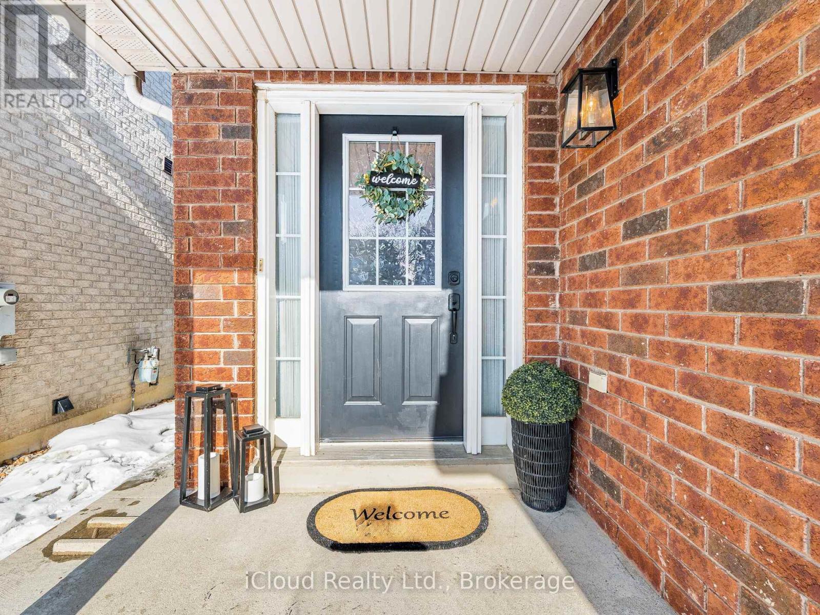 3390 Fountain Park Avenue, Mississauga, Ontario  L5M 7E3 - Photo 3 - W12818480