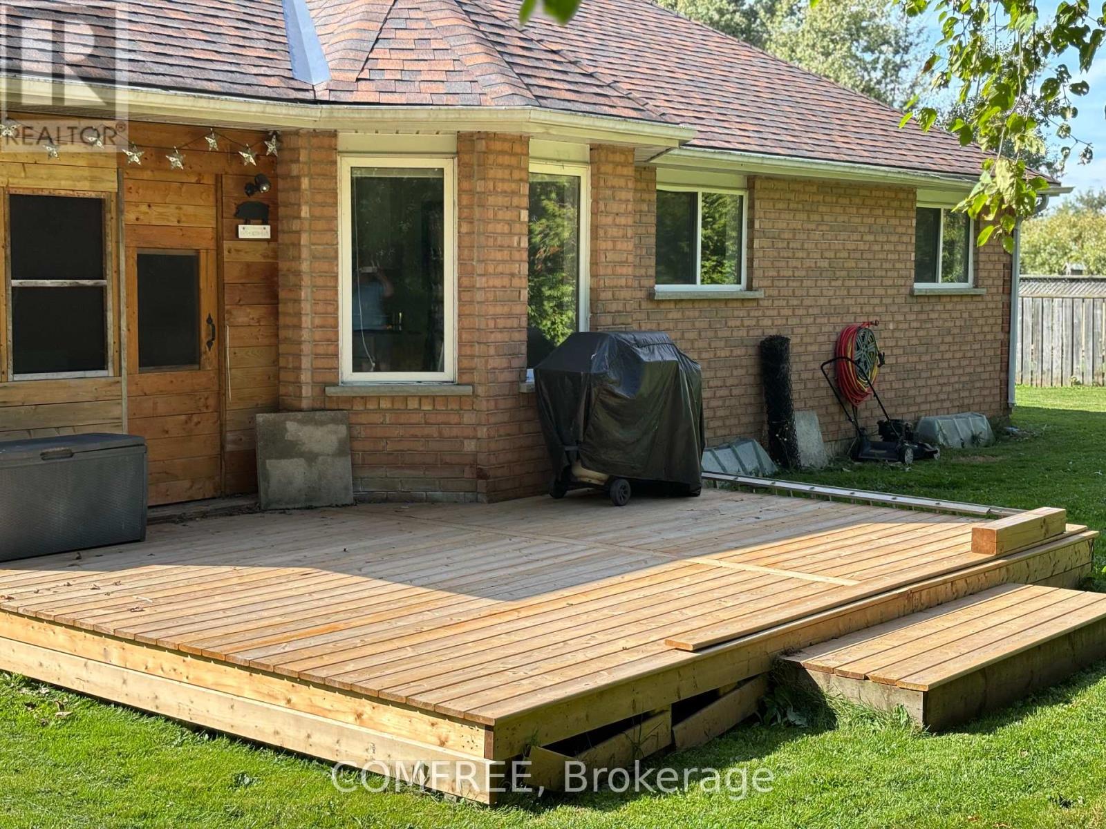 25 Mcgregor Court, Southgate, Ontario  N0C 1B0 - Photo 6 - X12379056