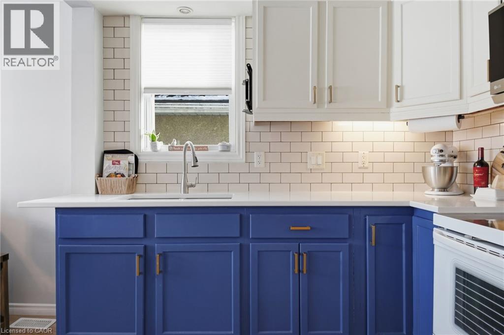 18 Capner Street, St. Catharines, Ontario  L2P 2K3 - Photo 3 - 40807055