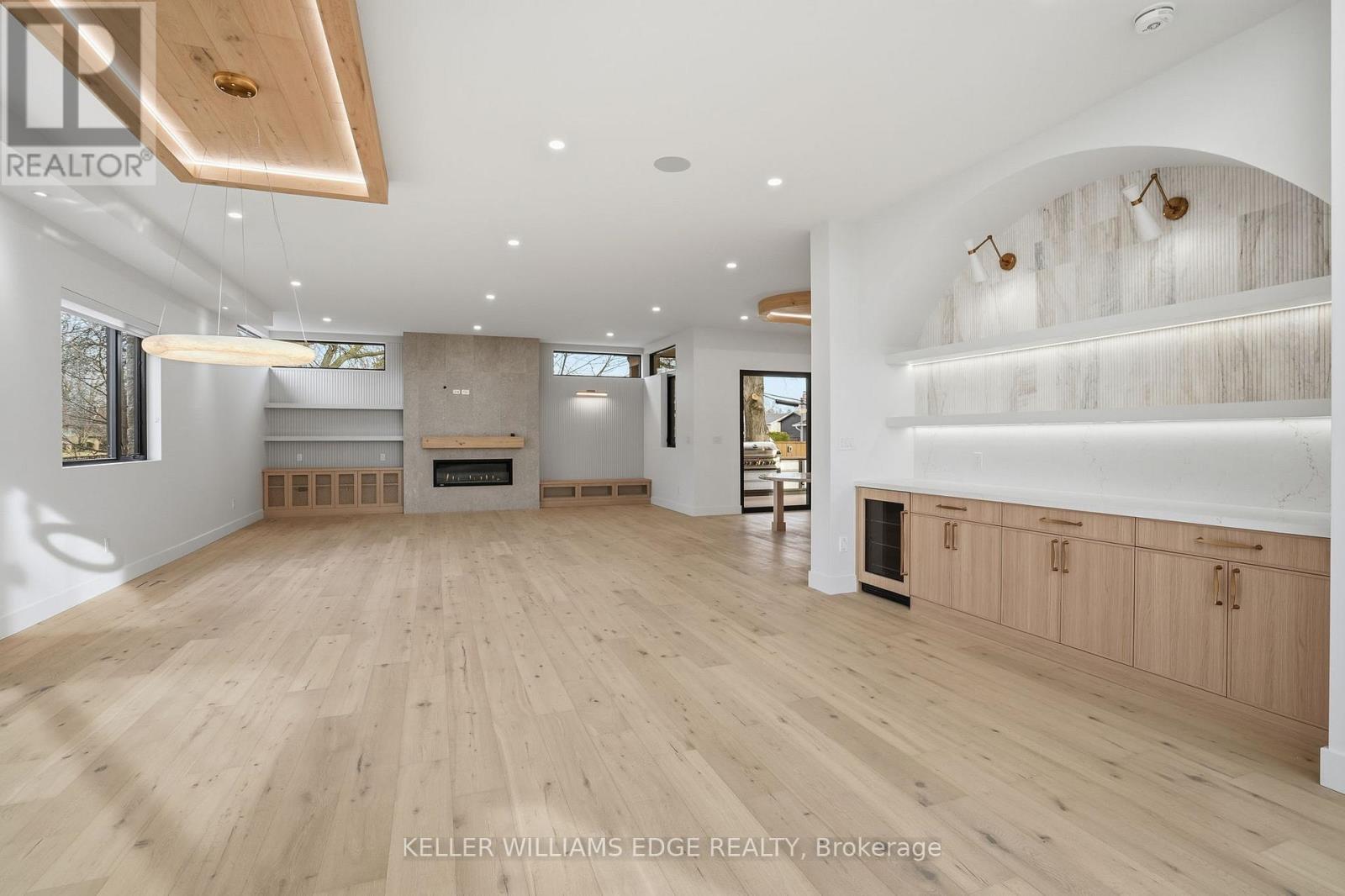 427 Pine Cove Road, Burlington, Ontario  L7N 1W4 - Photo 8 - W12649750