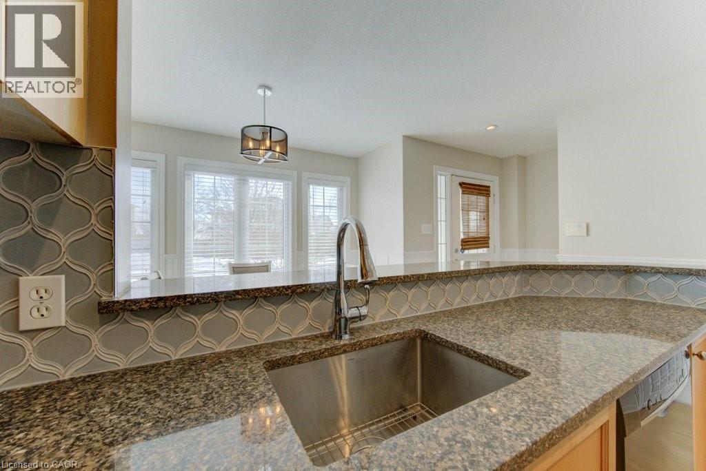 404 Wake Robin Crescent, Kitchener, Ontario  N2E 3L6 - Photo 6 - 40804886