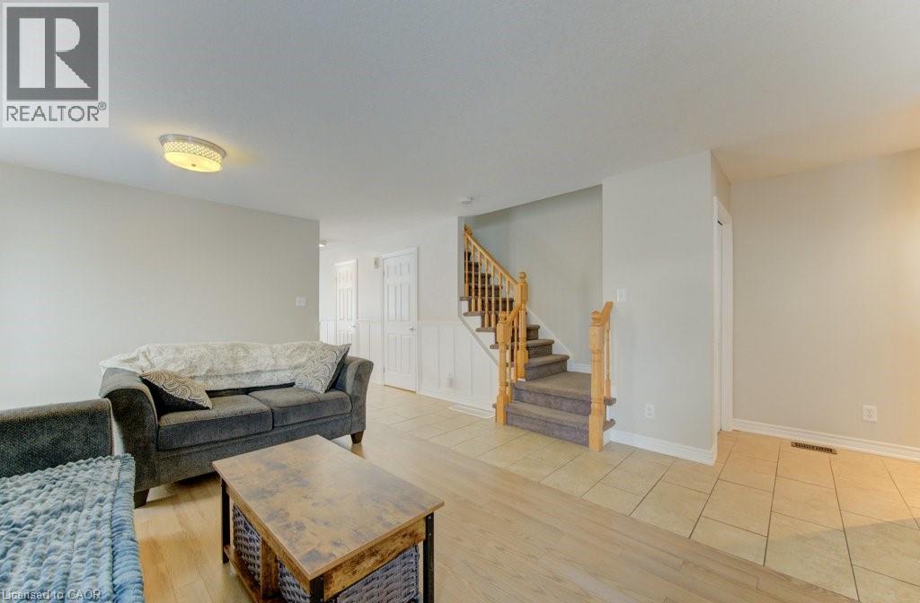 404 Wake Robin Crescent, Kitchener, Ontario  N2E 3L6 - Photo 10 - 40804886