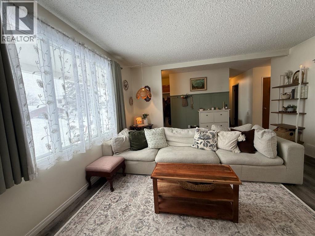 5808 47th Street, High Prairie, Alberta  T0G 1E0 - Photo 9 - A2287617