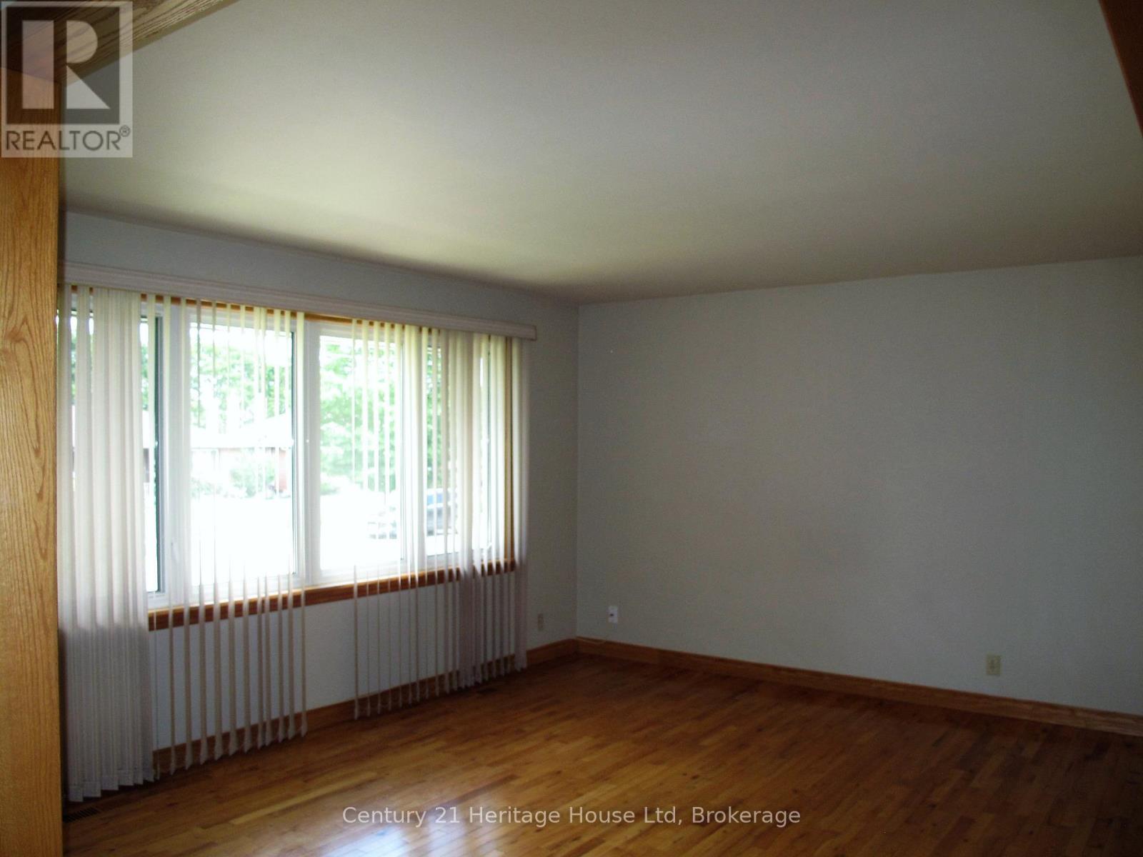 22 Louisa Drive, Guelph, Ontario  N1E 4T5 - Photo 10 - X12819204