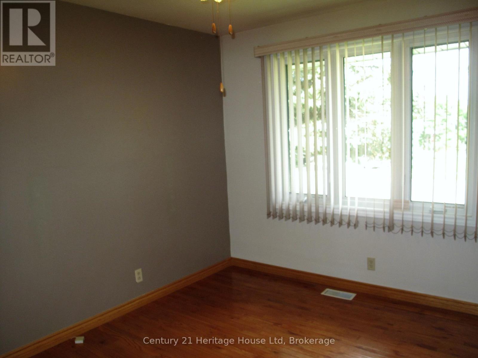 22 Louisa Drive, Guelph, Ontario  N1E 4T5 - Photo 15 - X12819204