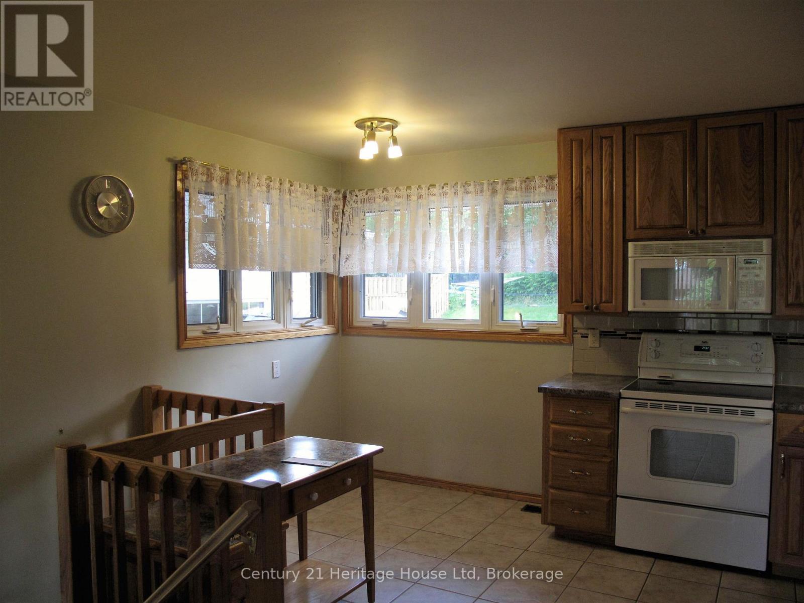 22 Louisa Drive, Guelph, Ontario  N1E 4T5 - Photo 6 - X12819204