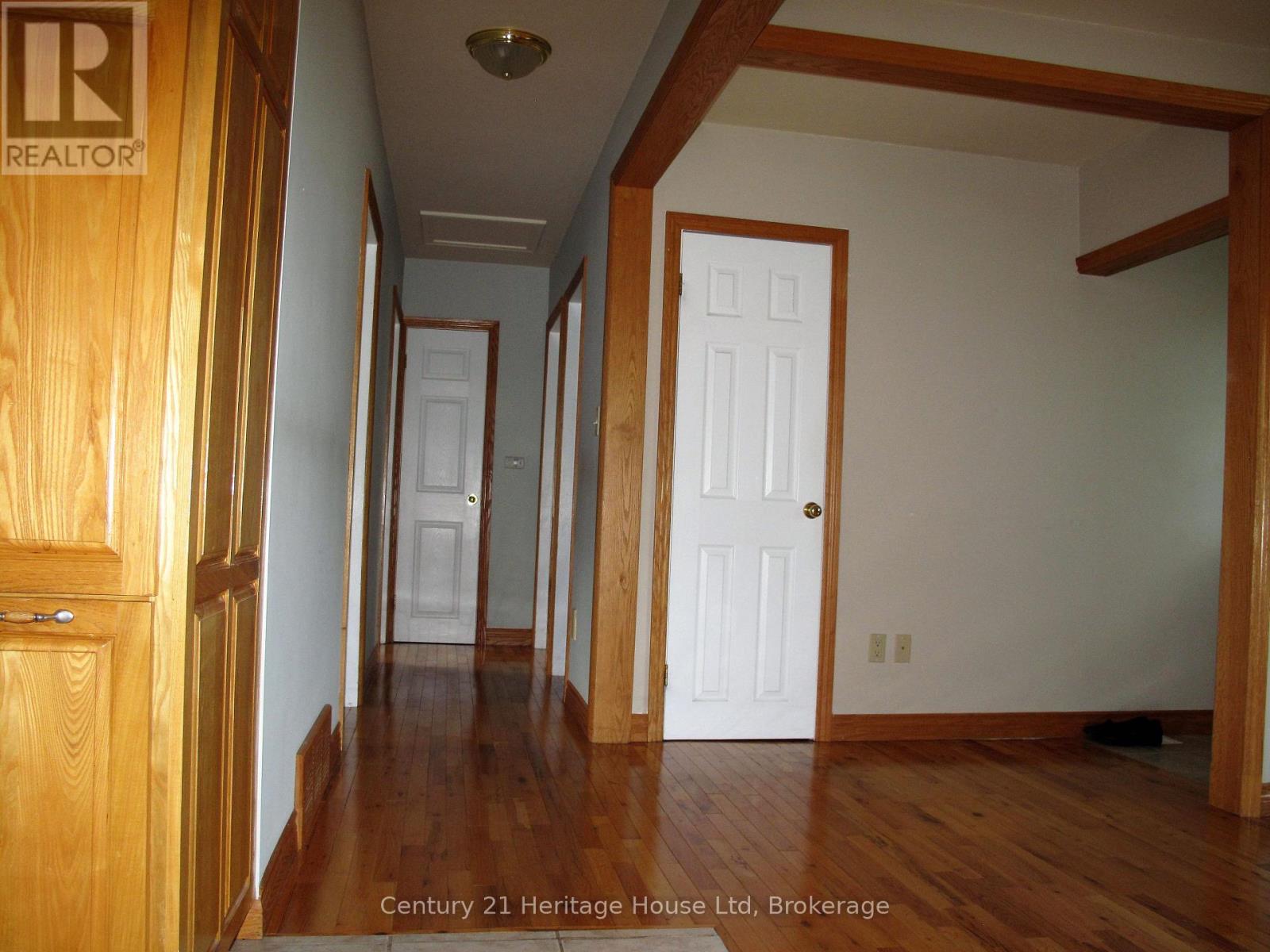 22 Louisa Drive, Guelph, Ontario  N1E 4T5 - Photo 8 - X12819204