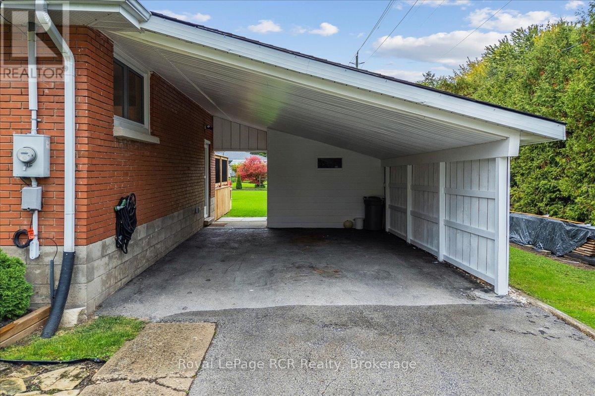 224 Finden Street, Georgian Bluffs, Ontario  N4K 6V5 - Photo 40 - X12819324