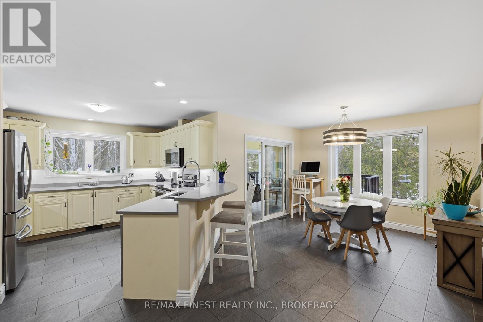 5885 Davey Drive, Frontenac (Frontenac South), Ontario  K0H 2W0 - Photo 12 - X12819280