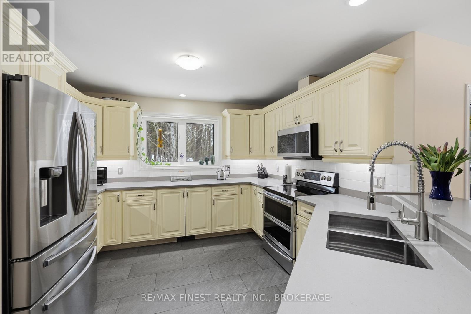 5885 Davey Drive, Frontenac (Frontenac South), Ontario  K0H 2W0 - Photo 13 - X12819280