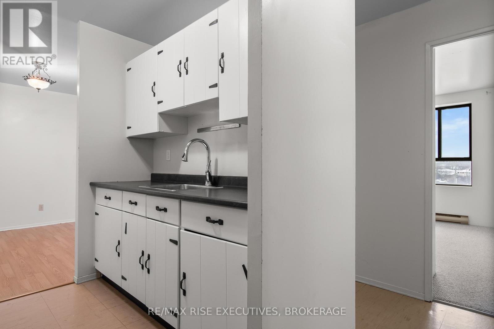 507 - 17 Eldon Hall Place, Kingston, Ontario K7M 7H5 - Photo 10 - X12819282