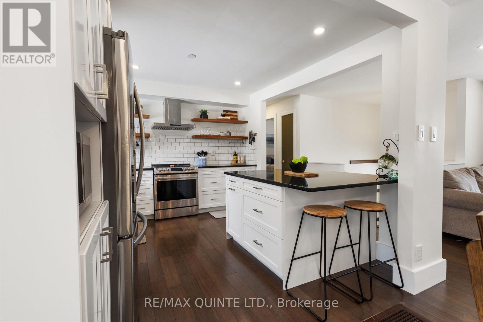 20 Taylor Drive, Prince Edward County (Ameliasburg Ward), Ontario  K8N 4Z7 - Photo 22 - X12819260