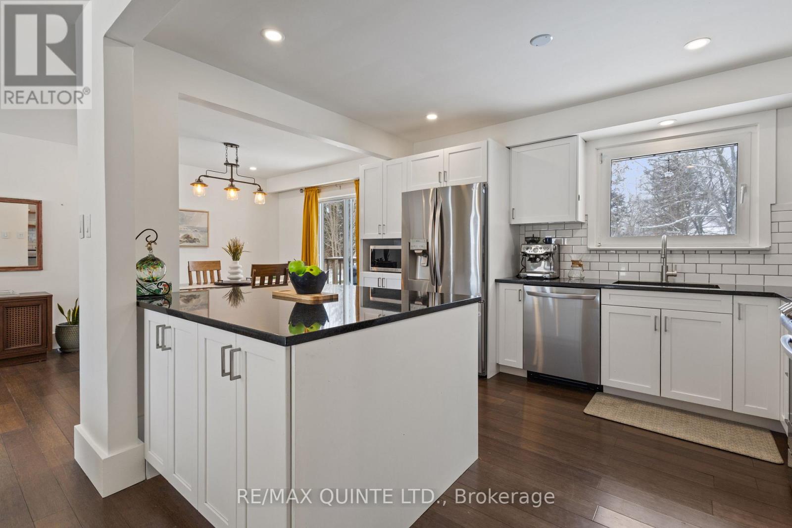 20 Taylor Drive, Prince Edward County (Ameliasburg Ward), Ontario  K8N 4Z7 - Photo 24 - X12819260