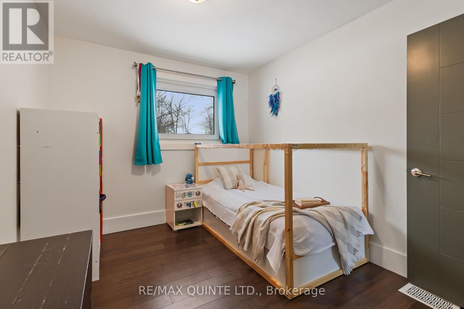 20 Taylor Drive, Prince Edward County (Ameliasburg Ward), Ontario  K8N 4Z7 - Photo 34 - X12819260